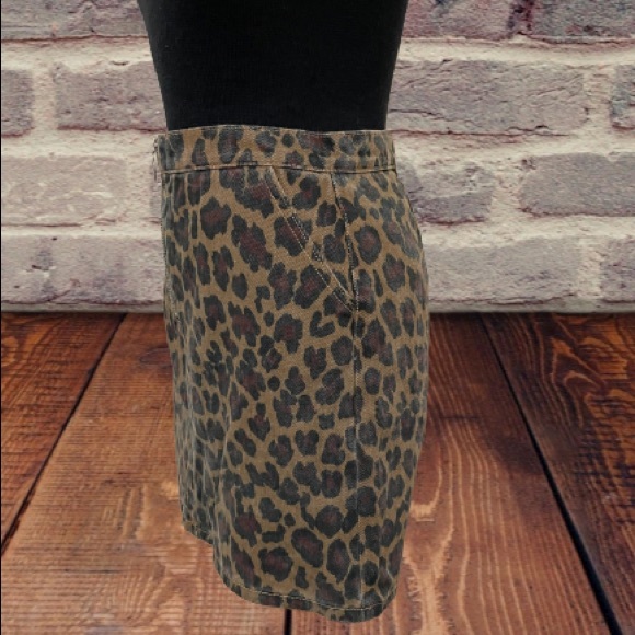 Women’s Hayden Los Angeles leopard denim skirt size medium NWT - Picture 2 of 7